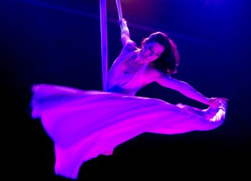 Beatrice Kessi 1- Aerial Silks - Bernd Mrotzek