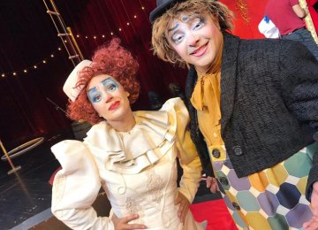 1042 Comedy by 1042 XIMENA & JUAN (2)