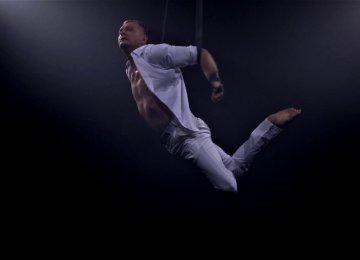 Aerial straps Triks (20)