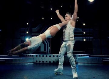 1459 Roller skating act