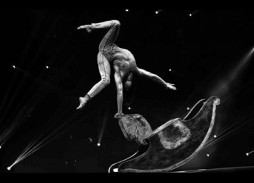 Handstand act by Saleh