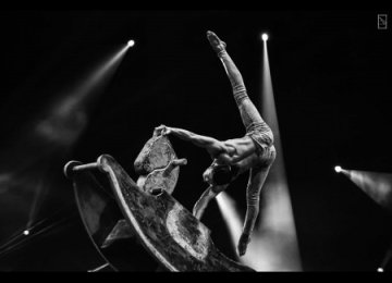 Handstand act by Saleh