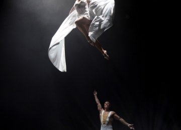 flying silks3